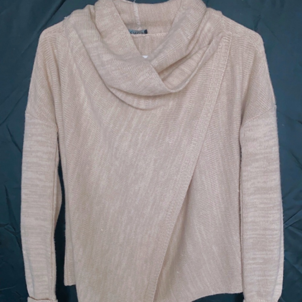 Wrapping sweater
